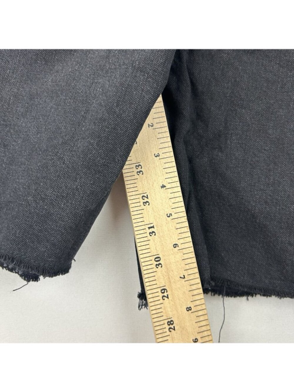 Everlane Woman's  The OG Baggy Denim Jean Short Women’s 26R Black High Rise 8” - Picture 7 of 12